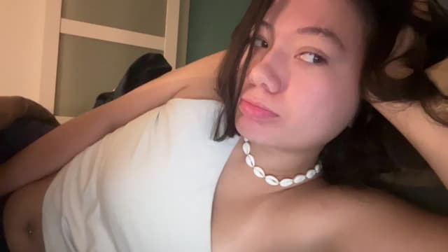 Gallery image thumbnail from imava's myfreecams stream on, 04/01/2025, 18:33 image 19 of 20
