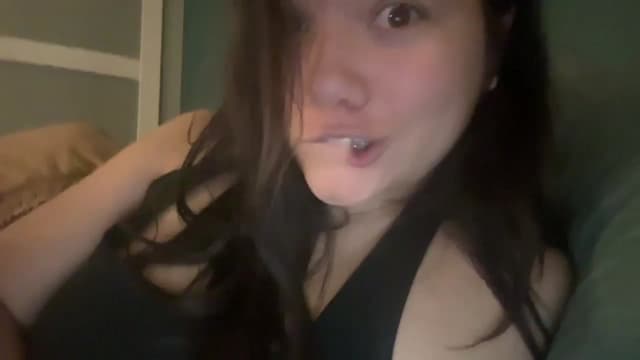 Gallery image thumbnail from imava's myfreecams stream on, 04/05/2025, 21:51 image 12 of 20