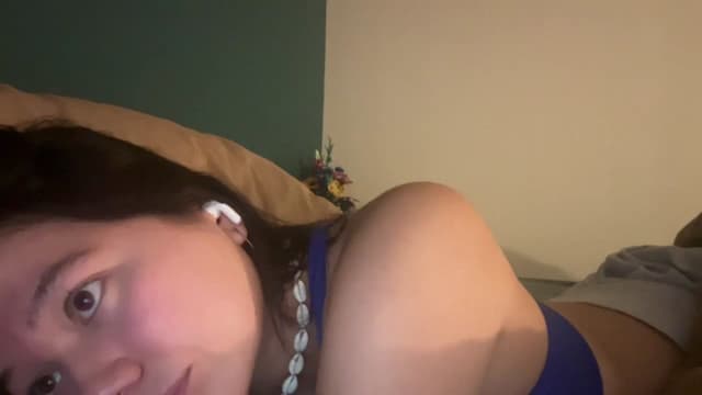 Gallery image thumbnail from imava's myfreecams stream on, 04/10/2025, 07:41 image 15 of 20