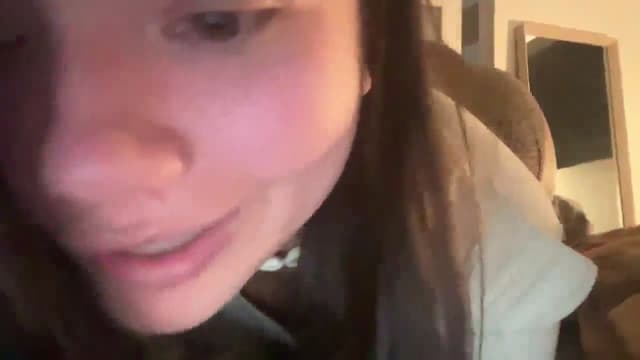 Gallery image thumbnail from imava's myfreecams stream on, 05/01/2025, 22:47 image 3 of 20