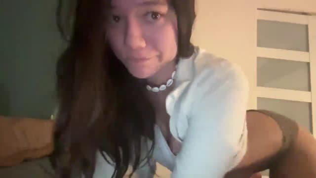 Gallery image thumbnail from imava's myfreecams stream on, 05/01/2025, 22:47 image 4 of 20