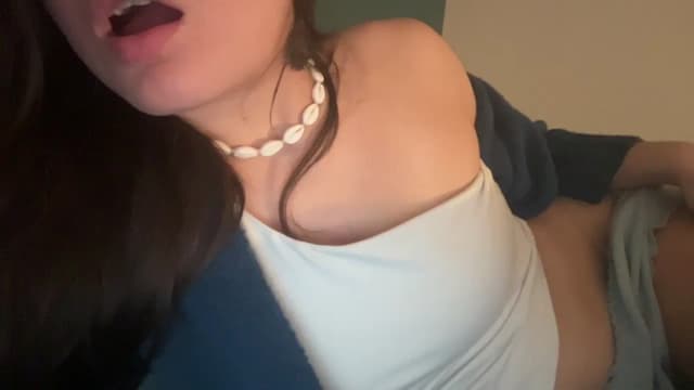 Gallery image thumbnail from imava's myfreecams stream on, 05/03/2025, 08:14 image 6 of 20