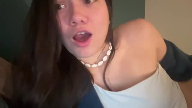 Gallery image thumbnail from imava's myfreecams stream on, 05/03/2025, 08:14 image 14 of 20