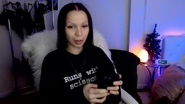 Gallery image thumbnail from indie's myfreecams stream on, 12/23/2024, 13:09 image 6 of 20