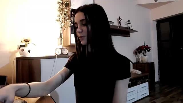 Gallery image thumbnail from kllLr's myfreecams stream on, 12/27/2024, 22:56 image 17 of 20