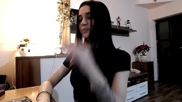 Gallery image thumbnail from kllLr's myfreecams stream on, 12/27/2024, 22:56 image 15 of 20