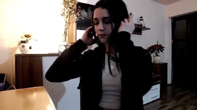 Gallery image thumbnail from kllLr's myfreecams stream on, 12/28/2024, 24:00 image 10 of 20