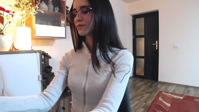 Gallery image thumbnail from kllLr's myfreecams stream on, 12/31/2024, 19:39 image 4 of 20