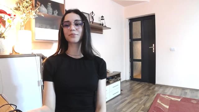 Gallery image thumbnail from kllLr's myfreecams stream on, 12/31/2024, 21:43 image 11 of 20
