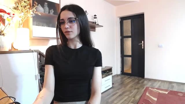 Gallery image thumbnail from kllLr's myfreecams stream on, 12/31/2024, 21:43 image 10 of 20