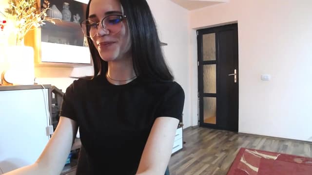 Gallery image thumbnail from kllLr's myfreecams stream on, 12/31/2024, 21:43 image 1 of 20