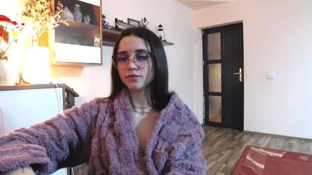 Gallery image thumbnail from kllLr's myfreecams stream on, 12/31/2024, 21:43 image 16 of 20