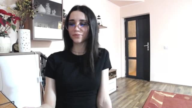Gallery image thumbnail from kllLr's myfreecams stream on, 12/31/2024, 21:43 image 6 of 20