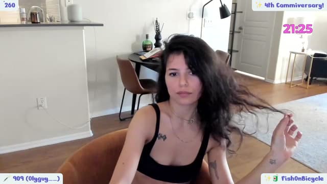 Gallery image thumbnail from litty's myfreecams stream on, 11/23/2023, 24:16 image 14 of 20