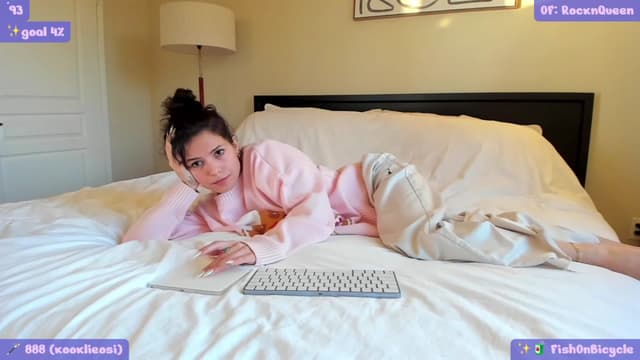 Gallery image thumbnail from litty's myfreecams stream on, 12/30/2023, 24:38 image 18 of 20