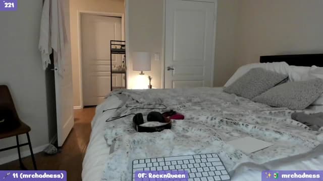 Gallery image thumbnail from litty's myfreecams stream on, 01/22/2024, 04:33 image 17 of 20