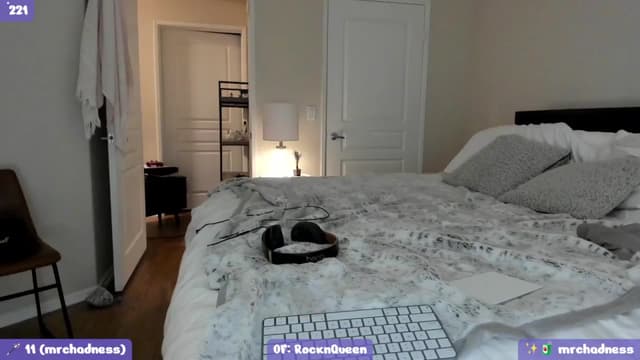Gallery image thumbnail from litty's myfreecams stream on, 01/22/2024, 04:33 image 18 of 20