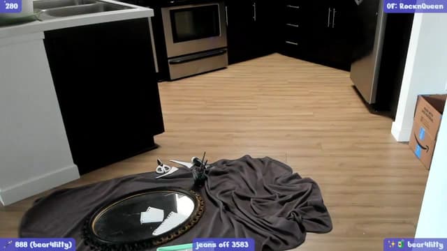 Gallery image thumbnail from litty's myfreecams stream on, 03/08/2024, 24:32 image 14 of 20