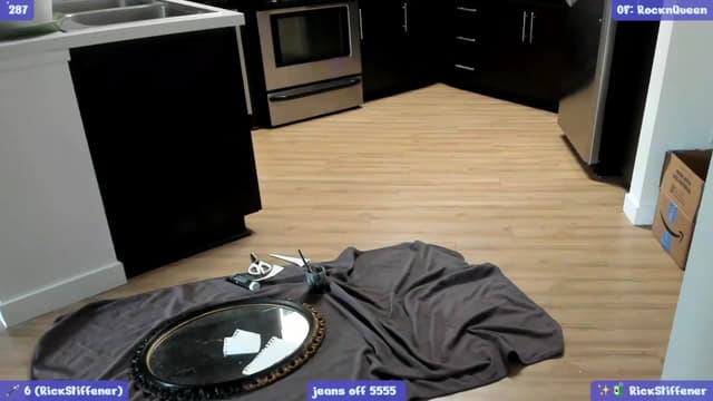 Gallery image thumbnail from litty's myfreecams stream on, 03/08/2024, 24:32 image 1 of 20