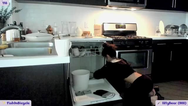 Gallery image thumbnail from litty's myfreecams stream on, 05/17/2024, 02:47 image 16 of 20