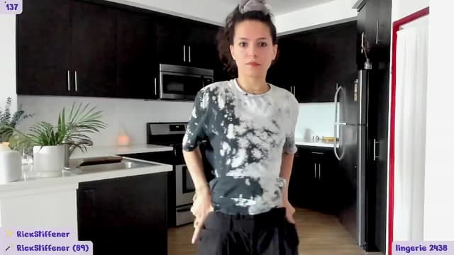 Gallery image thumbnail from litty's myfreecams stream on, 05/20/2024, 24:13 image 8 of 20