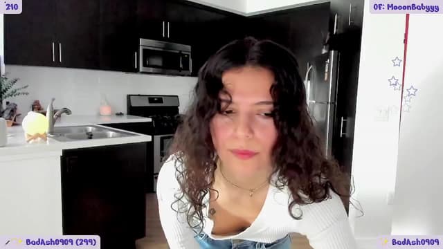 Gallery image thumbnail from litty's myfreecams stream on, 06/09/2024, 24:17 image 7 of 20