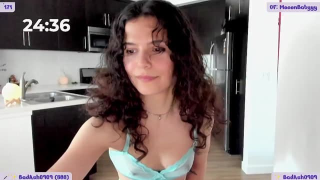 Gallery image thumbnail from litty's myfreecams stream on, 06/09/2024, 24:51 image 2 of 20