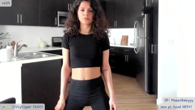 Gallery image thumbnail from litty's myfreecams stream on, 06/19/2024, 04:24 image 3 of 20