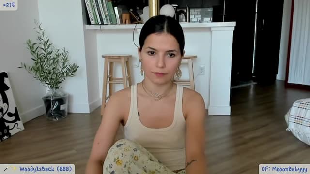 Gallery image thumbnail from litty's myfreecams stream on, 06/24/2024, 24:57 image 4 of 20
