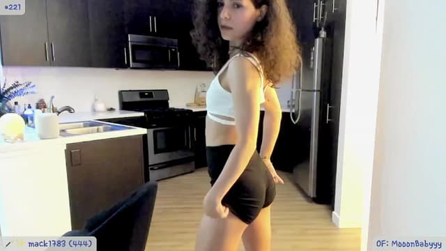 Gallery image thumbnail from litty's myfreecams stream on, 06/25/2024, 05:01 image 6 of 20