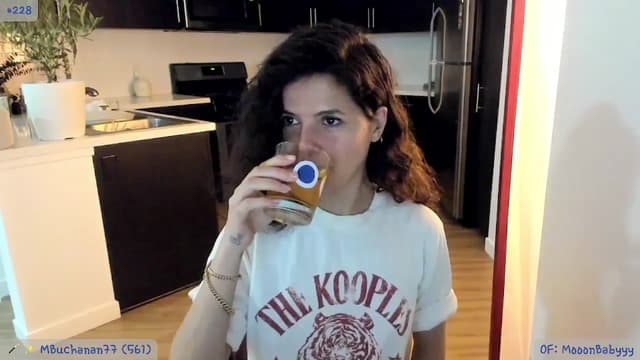 Gallery image thumbnail from litty's myfreecams stream on, 06/28/2024, 02:40 image 13 of 20