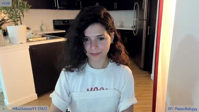 Gallery image thumbnail from litty's myfreecams stream on, 06/28/2024, 02:40 image 16 of 20