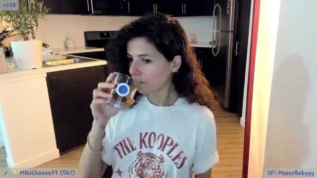 Gallery image thumbnail from litty's myfreecams stream on, 06/28/2024, 02:40 image 14 of 20