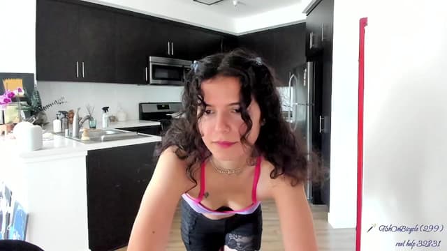 Gallery image thumbnail from litty's myfreecams stream on, 09/25/2024, 21:34 image 13 of 20