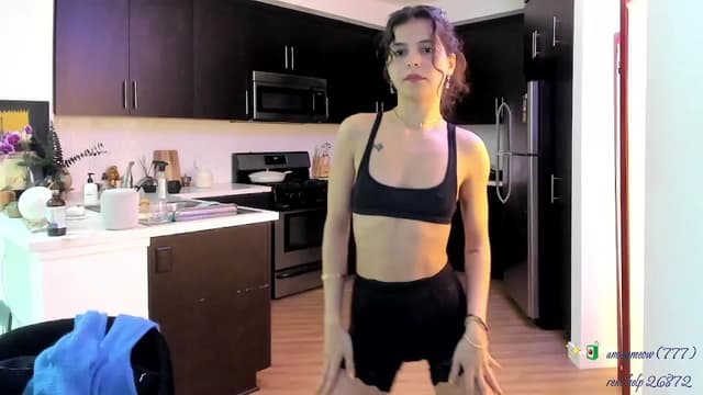 Gallery image thumbnail from litty's myfreecams stream on, 09/27/2024, 05:15 image 13 of 20