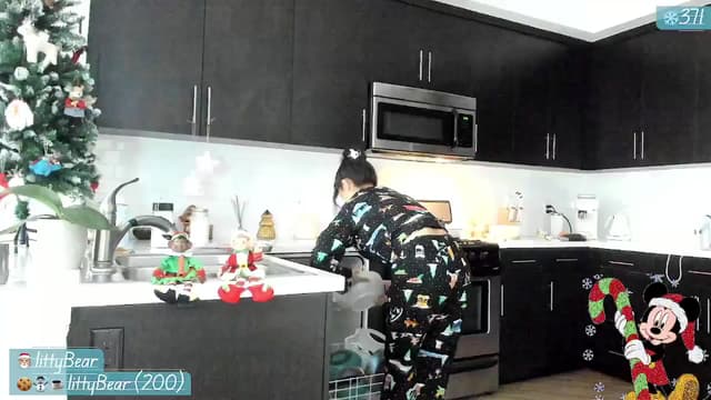 Gallery image thumbnail from litty's myfreecams stream on, 12/26/2024, 24:05 image 10 of 20