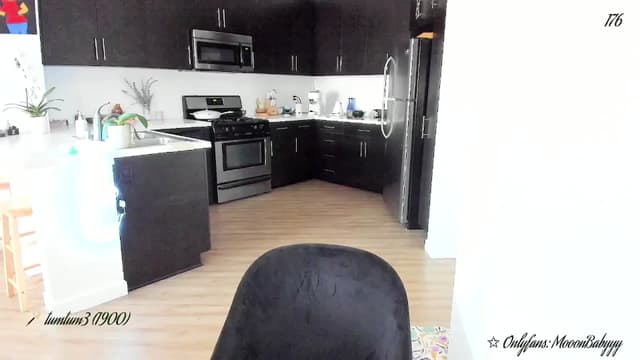 Gallery image thumbnail from litty's myfreecams stream on, 08/20/2025, 03:35 image 8 of 20