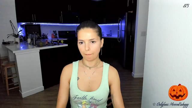 Gallery image thumbnail from litty's myfreecams stream on, 10/04/2025, 04:58 image 14 of 20