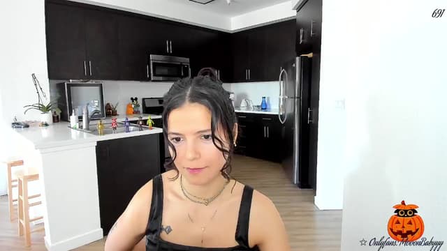 Gallery image thumbnail from litty's myfreecams stream on, 10/04/2025, 20:59 image 3 of 20