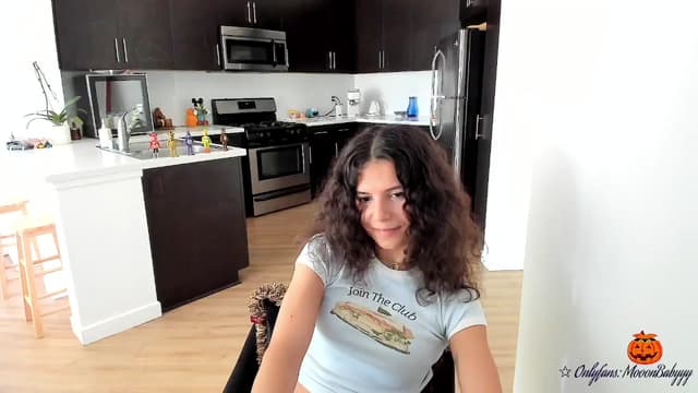 Gallery image thumbnail from litty's myfreecams stream on, 10/09/2025, 24:15 image 8 of 20