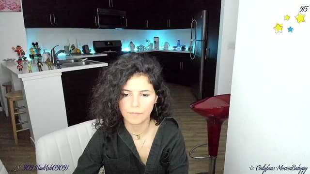 Gallery image thumbnail from litty's myfreecams stream on, 11/17/2025, 02:17 image 17 of 20