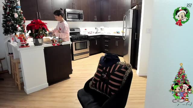 Gallery image thumbnail from litty's myfreecams stream on, 12/24/2025, 24:00 image 3 of 20