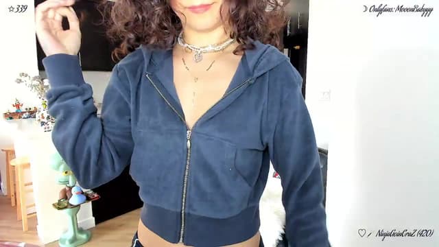 Gallery image thumbnail from litty's myfreecams stream on, 05/17/2026, 24:39 image 5 of 20