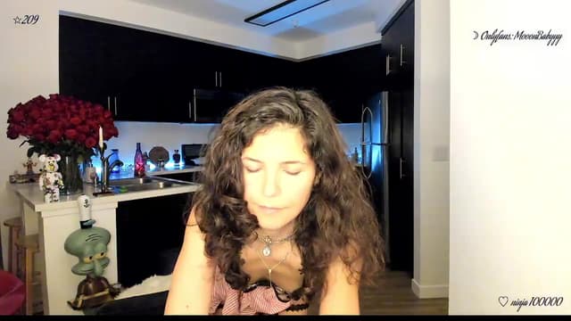 Gallery image thumbnail from litty's myfreecams stream on, 05/31/2026, 10:40 image 17 of 20