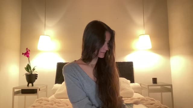 Gallery image thumbnail from ll_00's myfreecams stream on, 03/04/2025, 08:16 image 7 of 20