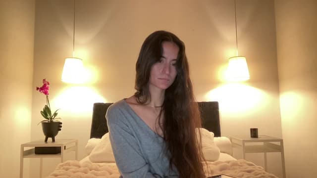 Gallery image thumbnail from ll_00's myfreecams stream on, 03/04/2025, 08:16 image 13 of 20