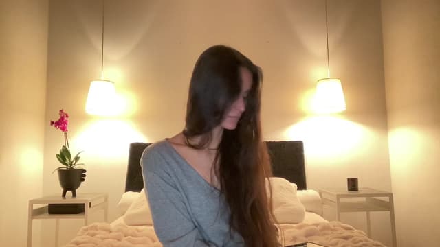 Gallery image thumbnail from ll_00's myfreecams stream on, 03/04/2025, 08:16 image 15 of 20