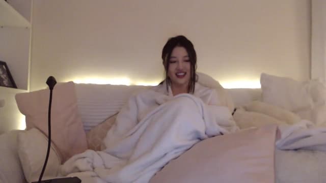 Gallery image thumbnail from meowm's myfreecams stream on, 12/11/2022, 11:32 image 1 of 20
