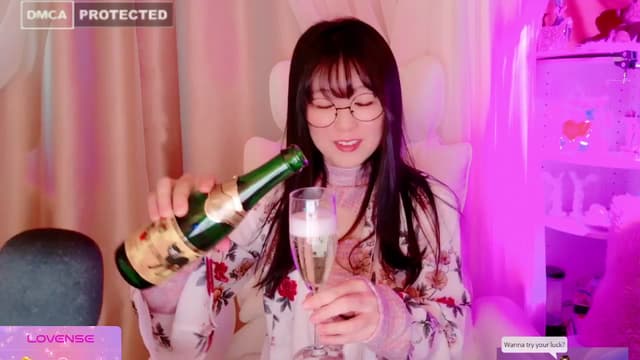 Gallery image thumbnail from meows's myfreecams stream on, 03/21/2024, 06:10 image 12 of 20