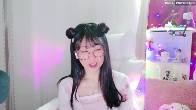 Gallery image thumbnail from meows's myfreecams stream on, 03/30/2024, 07:00 image 16 of 20